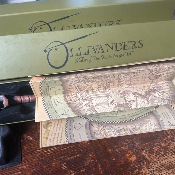 Harry Potter Wand  from Universal Studios  Disney NWT - Picture 5 of 6